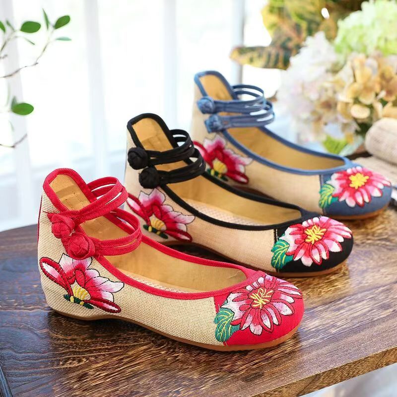 Embroidery Shoes - Woman Wedges Embroidered Cloth Shoes Spring