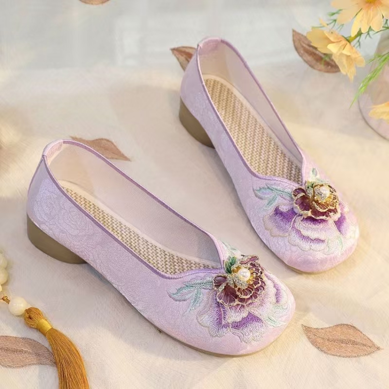 Embroidery Shoes - Woman Low Heel Embroidered Cloth Shoes