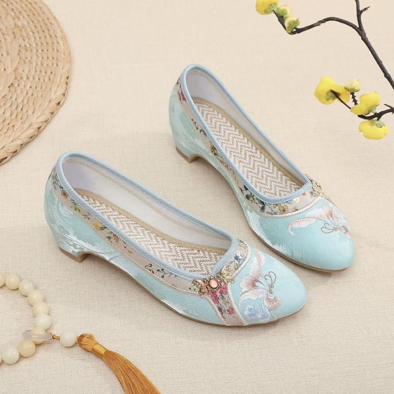 Woman Low Heel Embroidered Che - Embroidery Shoes 评论和价格