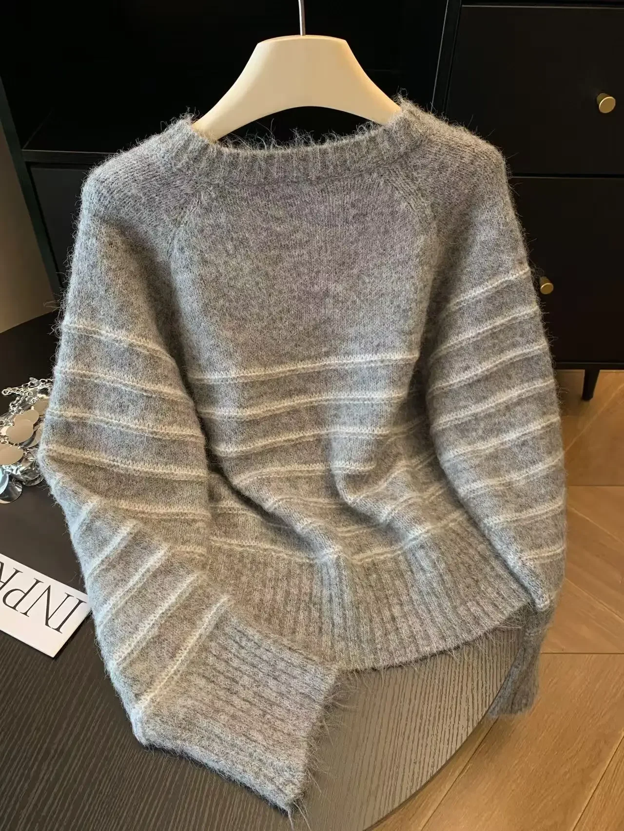 Autumn Winter Women's Striped  - Embroidery A 评论和价格