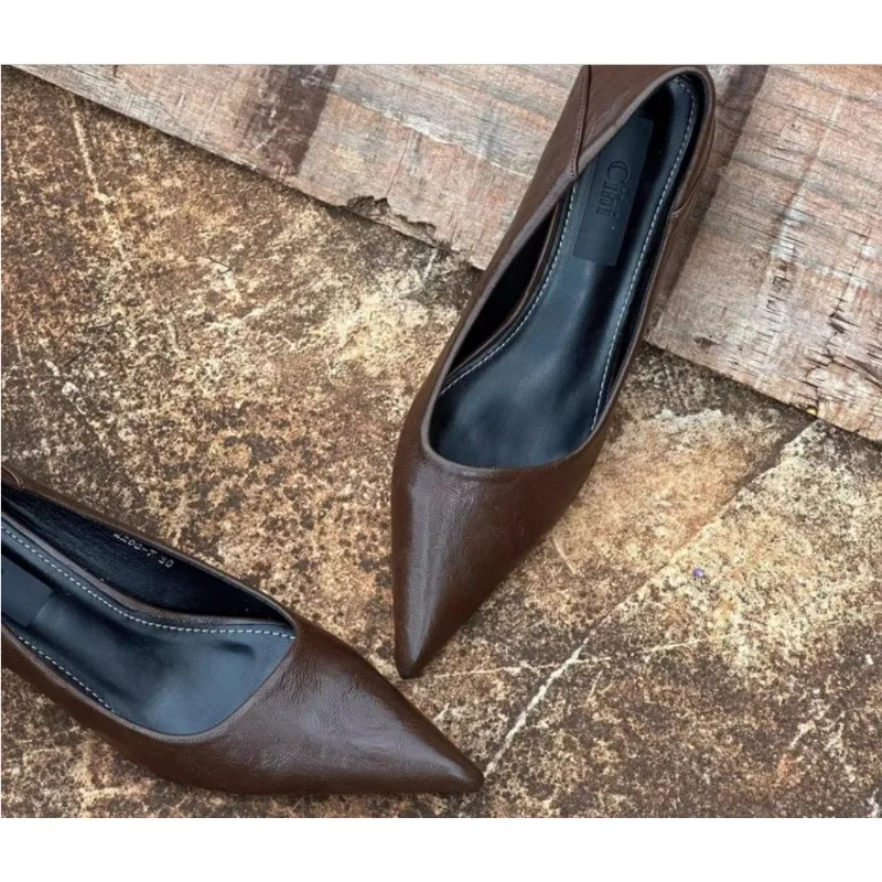 2024 Women Sexy High Heels Bur - Embroidery Flat Shoes 评论和价格