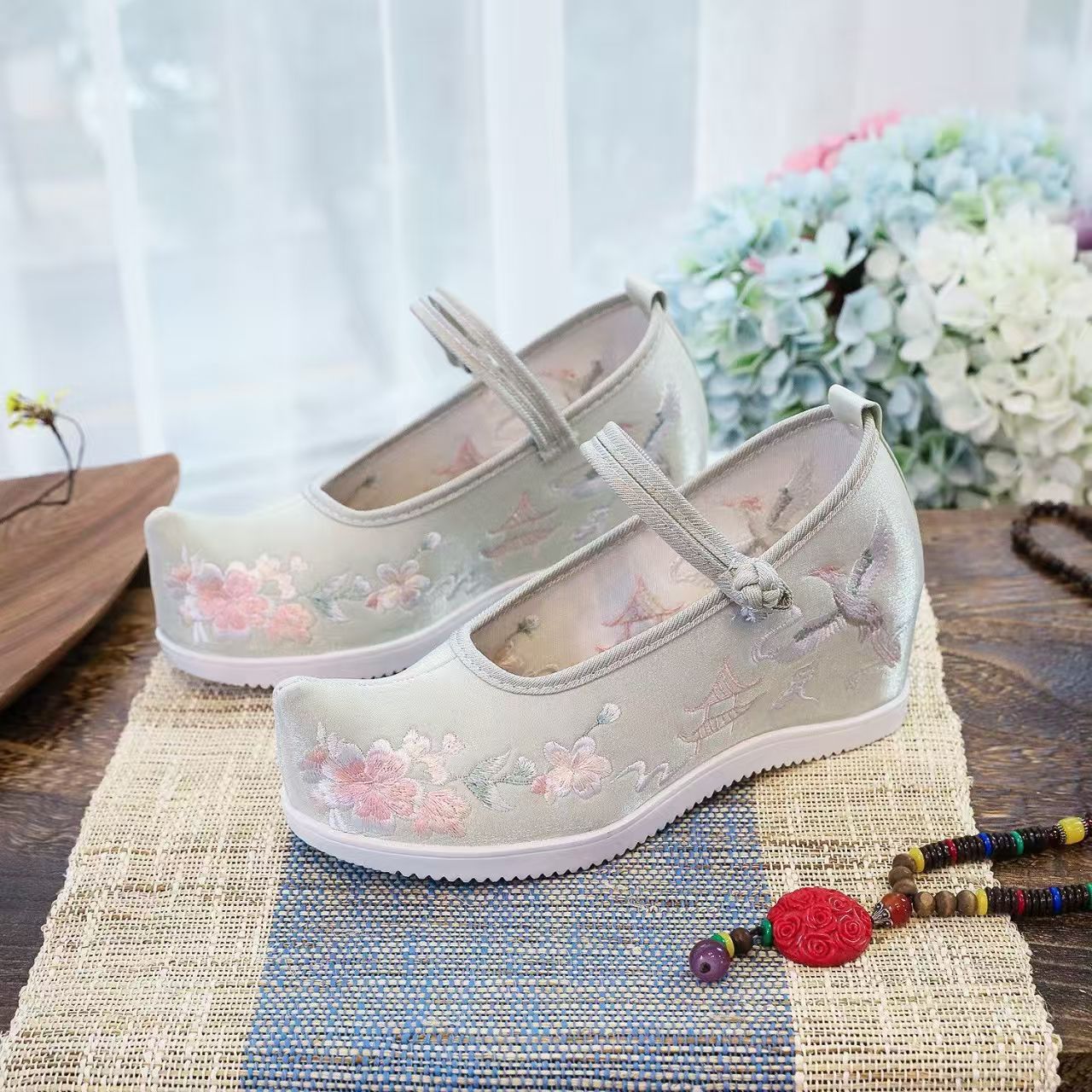Women Increased Internal Embro - Embroidery Shoes 评论和价格