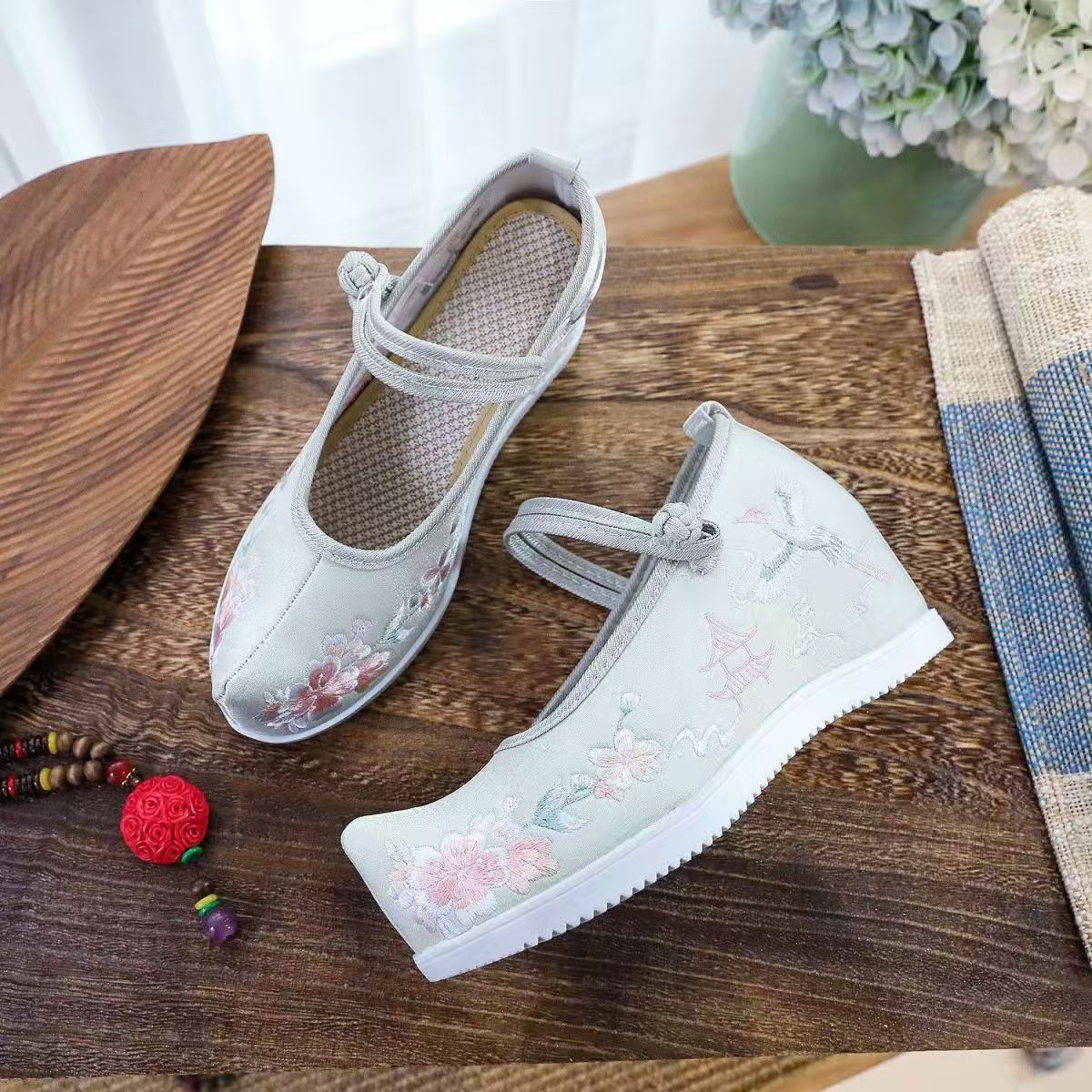 Women Increased Internal Embro - Embroidery Shoes 评论和价格