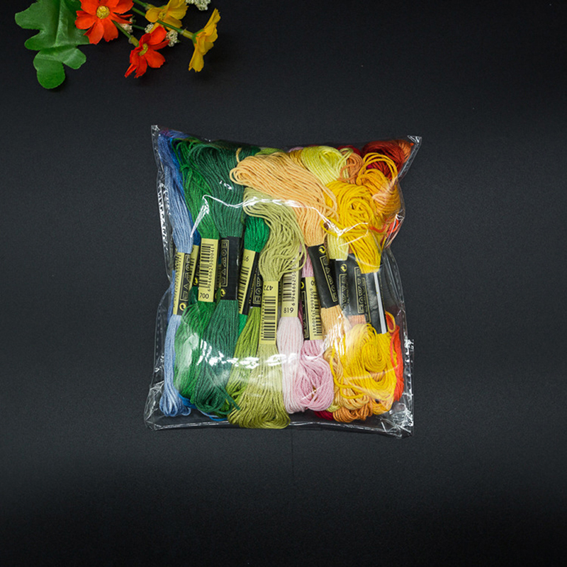 C 24/100/50 Multicolor Cross   - Embroidery Handicraft 评论和价格