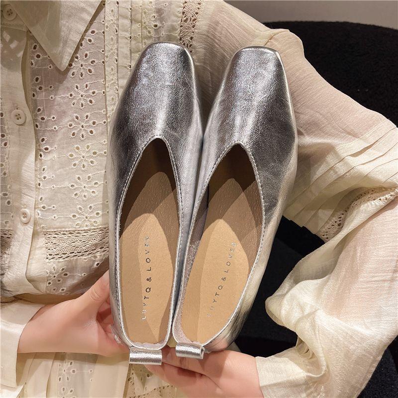 Fashion Shoes Women's Loafers  - Embroidery Flat Shoes 评论和价格