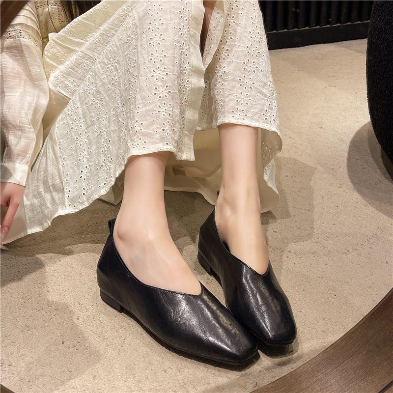 Fashion Shoes Women's Loafers  - Embroidery Flat Shoes 评论和价格