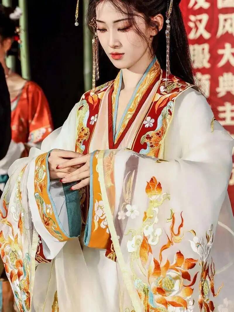 Ming Dynasty Hanfu Embroidery  - Embroidery Set 评论和价格